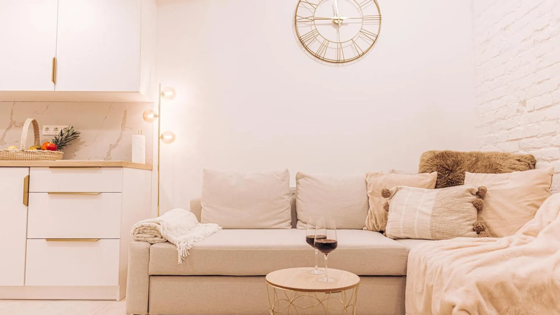 Stylish Apartments At Ruin Pub District Budapest