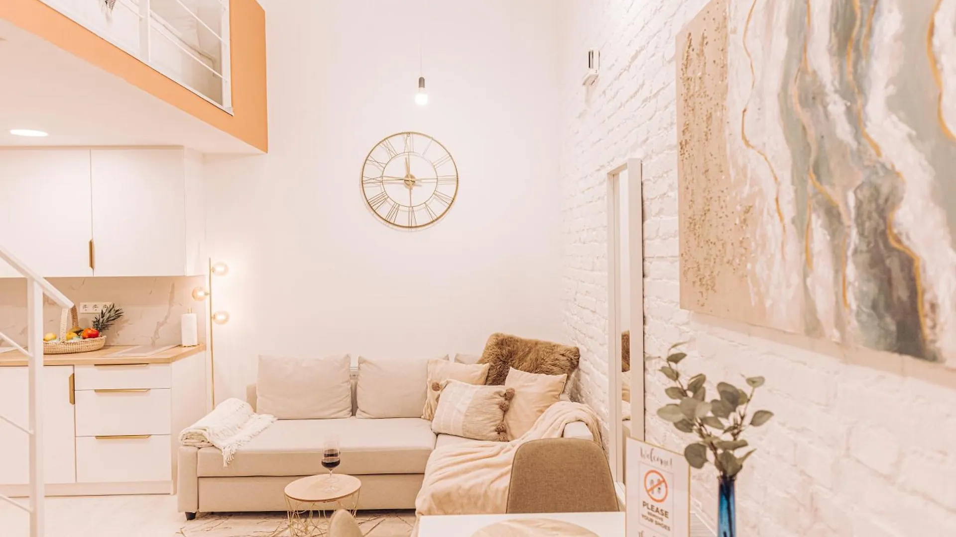 Stylish Apartments At Ruin Pub District Budapest Hungary