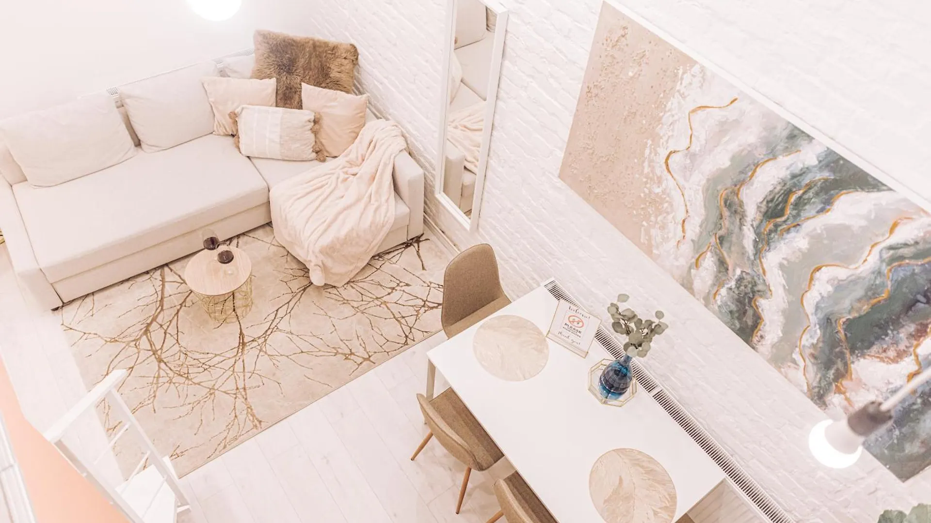 Stylish Apartments At Ruin Pub District Budapest Hungary