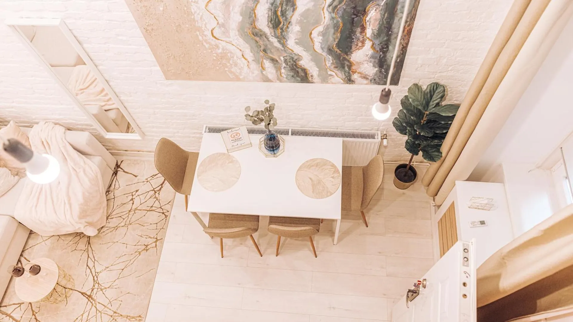 Stylish Apartments At Ruin Pub District Budapest Hungary