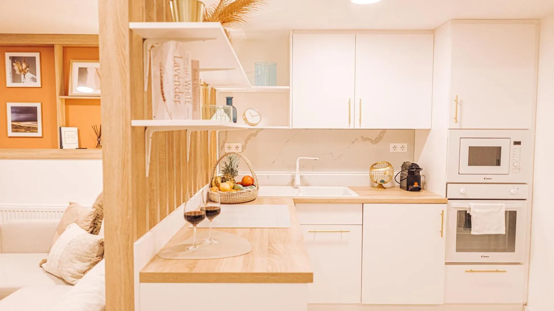 Stylish Apartments At Ruin Pub District Budapest